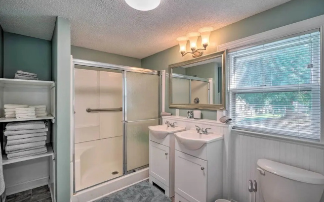 Bright Durham Home w/ Fully Furnished Deck!