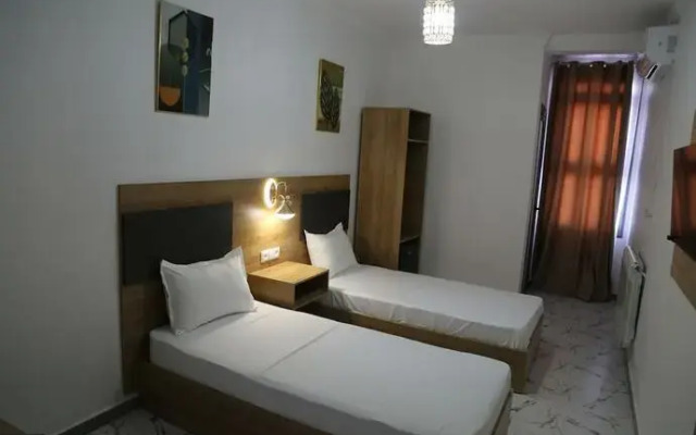 Infinity motel