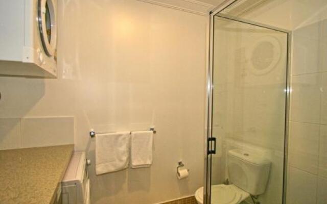 Khione 5/23-25 Kirwan Close