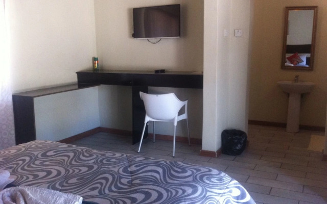 Shakawe Sands Lodge