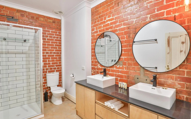 Indulge Apartments - Eighth Street