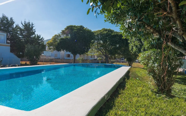 Ropit in Alc dia With 2 Bedrooms and 1 Bathrooms