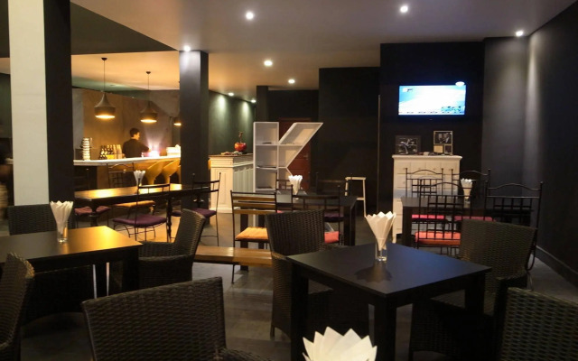 K9 Riverside Hotel