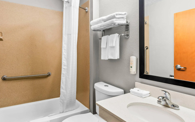 Quality Inn & Suites I-81 Exit 7