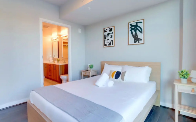 Prime Metro Proximity Condo at Clarendon