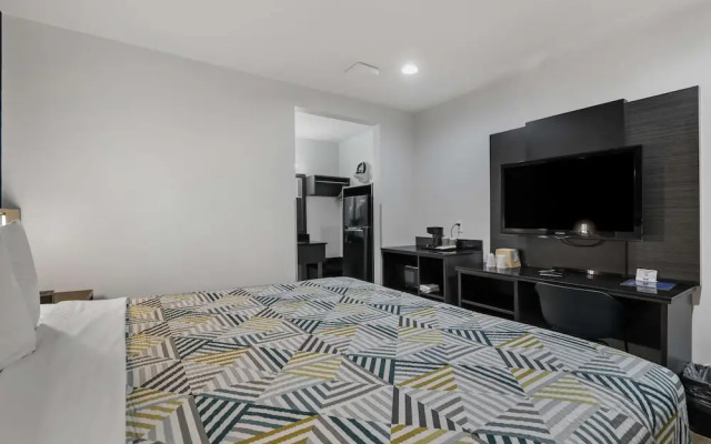 Studio 6 Suites Escondido, CA