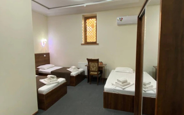 Parvina Hotel
