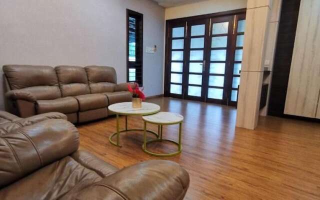 Melaka Private Pool Villa by uBook