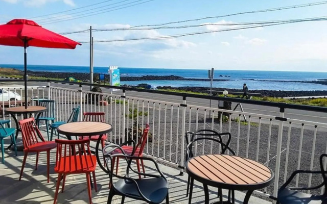 Seogwipo Hayanunduk Pension
