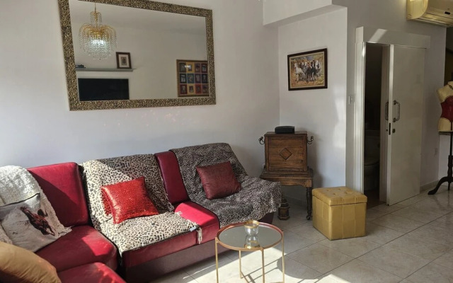 27 NIC - Stay Alex s House