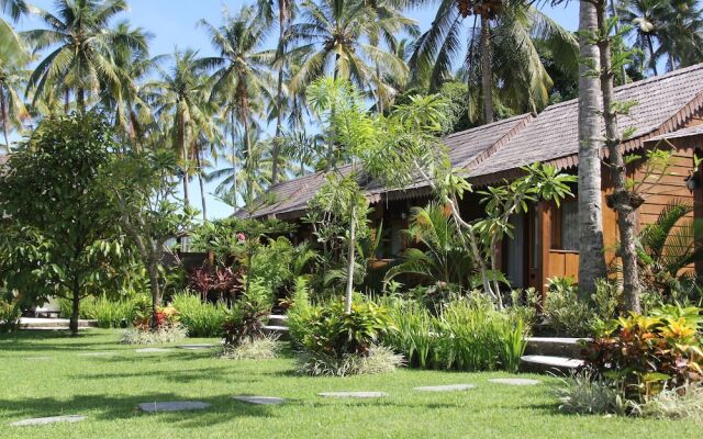 RedDoorz Plus @ Raya Senggigi Lombok