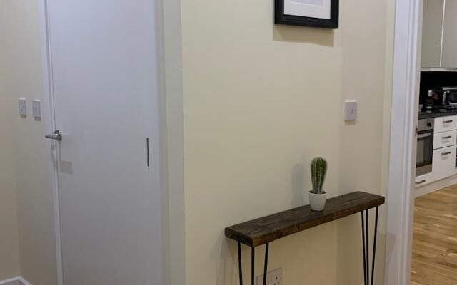 Unique & Stylish 2 Bed Apartment