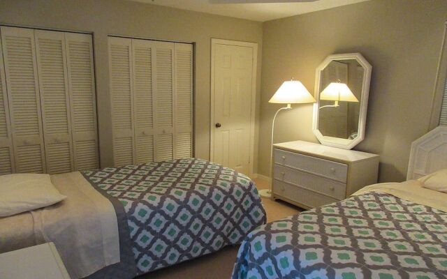 Hibiscus Pointe 564 by RedAwning
