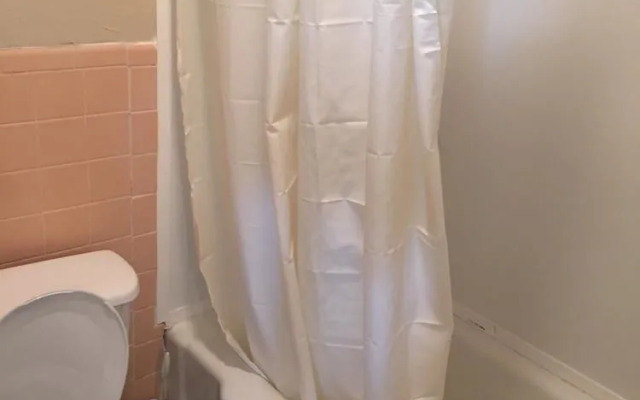 Suburban's  Lavilla Inn