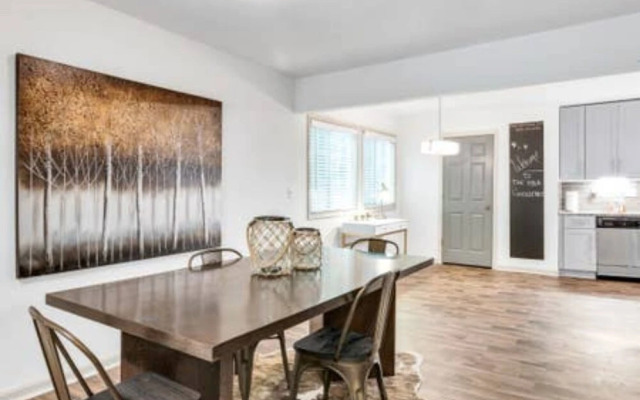 Beautiful & Modern Townhome