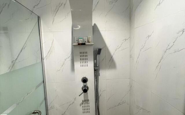 Almasarat Tower Sea View برج المسارات اطلالة بحرية