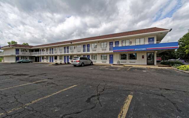 Motel 6 Amherst, OH - Cleveland West - Lorain