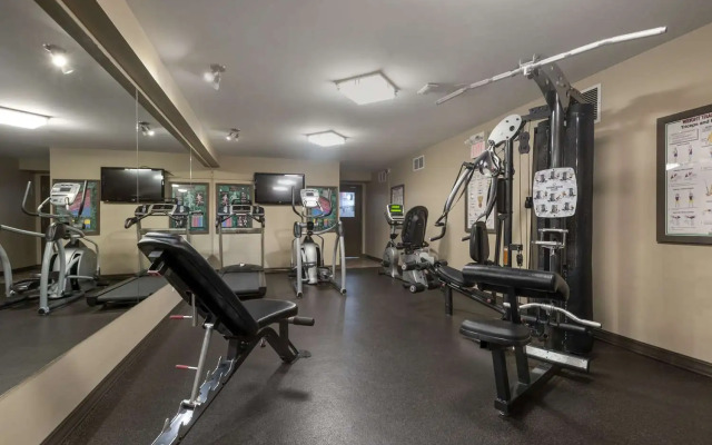 Best Western Plus Baker Street Inn