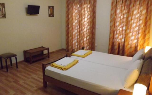 Holiday Studios - Rooms