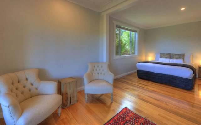 Castaway Cottage - Essentially Tas