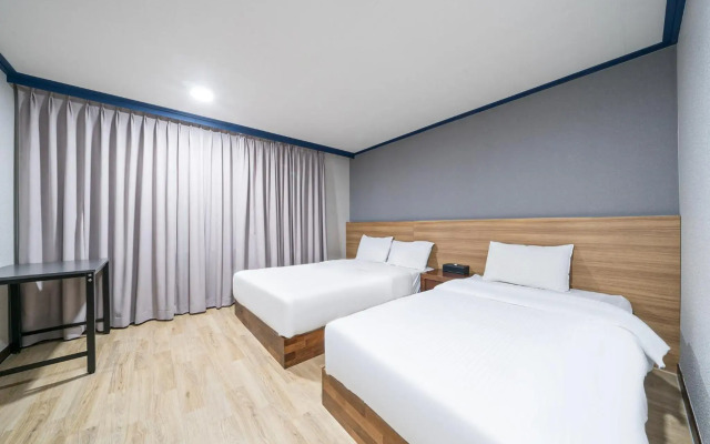 Noblesse Hotel