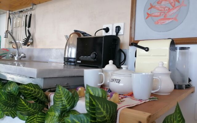 Alekos Beach Houses-Romance