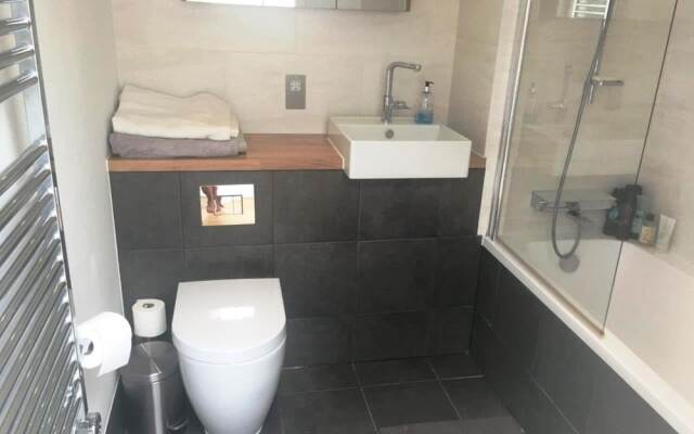 Modern 3 Bedroom House in Central Manchester