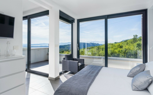 Luxurious Villa in Grižane with Hot Tub