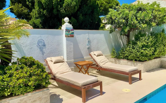 Villa With Pool, Walk to Beach, Restaurants, Shops