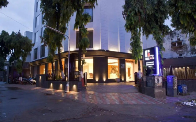 Hotel Rezaas