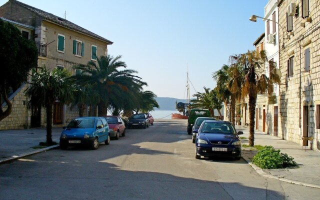 Apartments Mladen