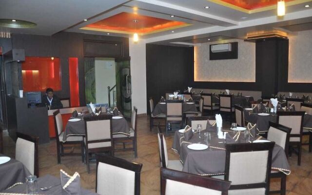 Jypore Saffron Inn & Suites