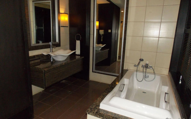 Planta Centro Bacolod Hotel & Residences