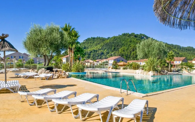 Terraced House in Vidauban With Pool