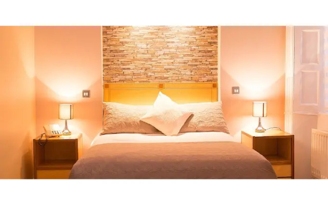 Kilmorey Arms Hotel