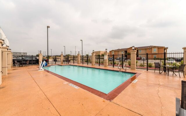 Motel 6 Laredo, TX - Airport