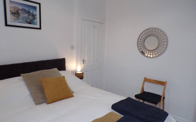 Inviting 3-bed Apartment in Southend-on-sea
