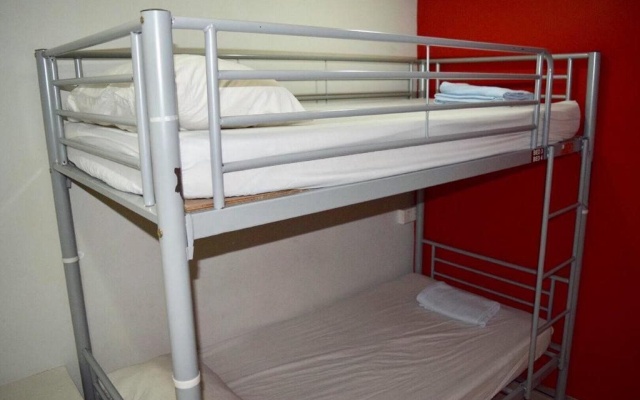 Breeze Inn – Guest Rooms – Singapore