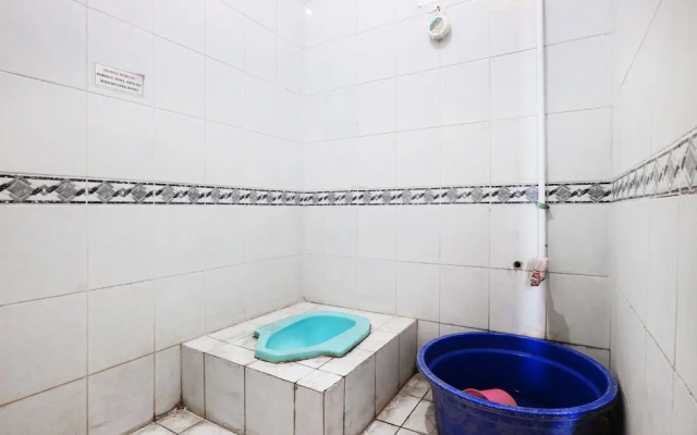 Premium Senen Guesthouse - Female Only