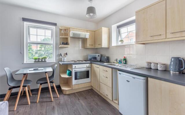 Studio Apartment in Worcester City Centre!