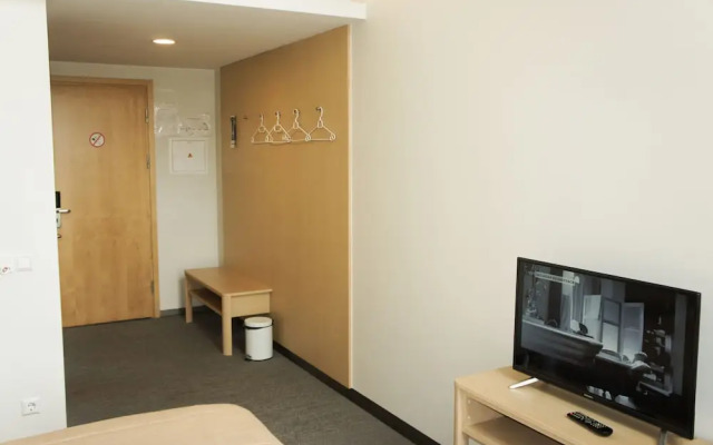 Zaliasis slenis - Self check-in hotel