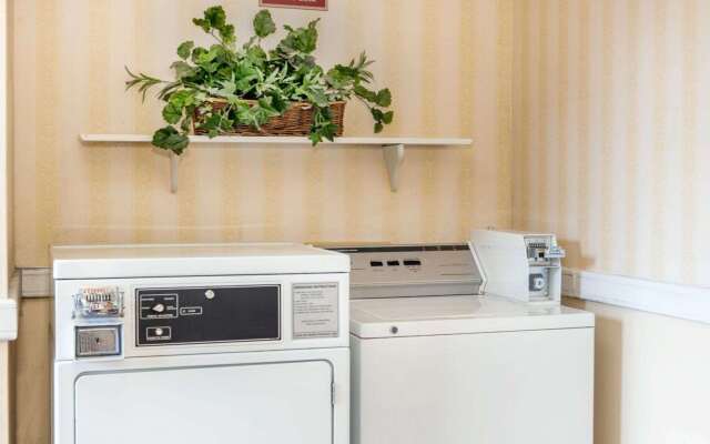 Quality Inn & Suites Near Amish Country