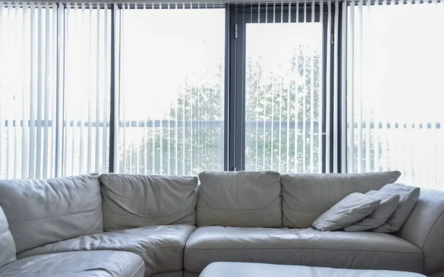 Modern 2 Bedroom East London Apartment by Olympic Park