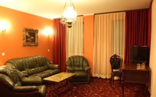 Real Hotel