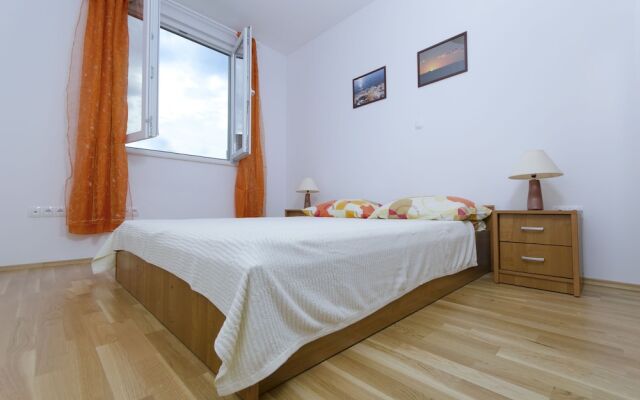 Apartment West