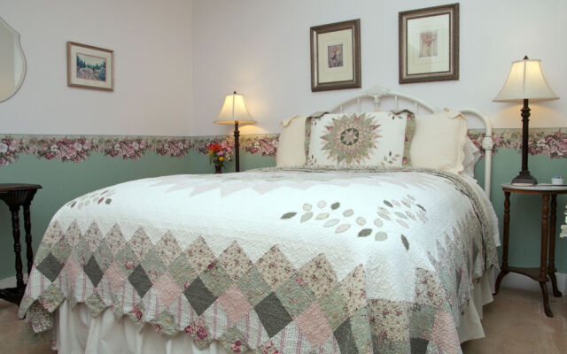 Headlands Inn Bed & Breakfast