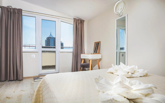 Fancy 1BD penthouse with terrace near the centre