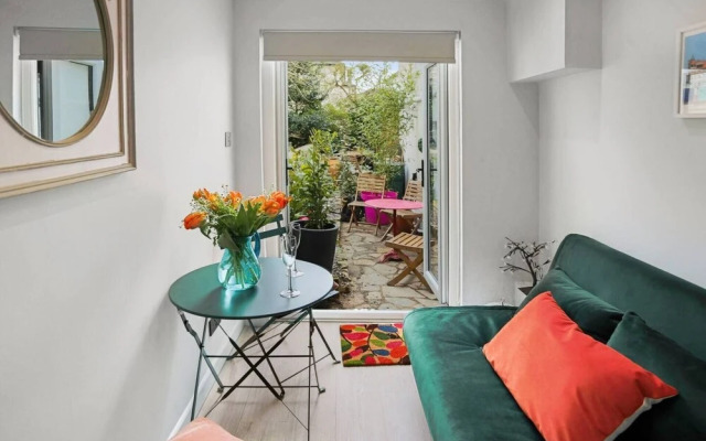 Tiny House, Brighton With Parking