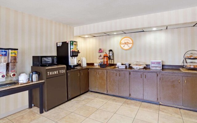 Super 8 By Wyndham Nashville Downtown