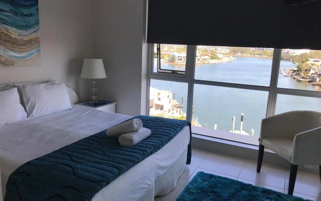 Moorings On Cavill – Guest Rooms – Gold Coast